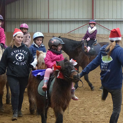 Venez découvrir l'équitation dans le centre équestre à Blond