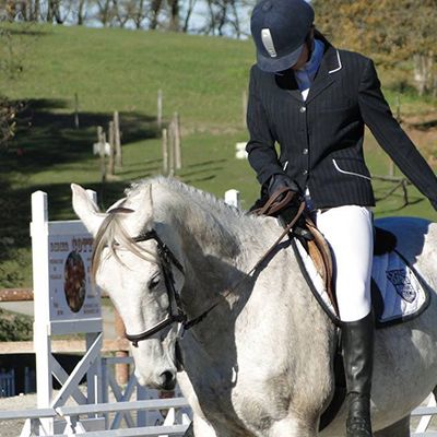 Venez découvrir l'équitation dans le centre équestre à Blond