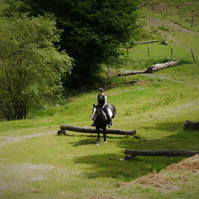 Venez découvrir l'équitation dans le centre équestre à Blond