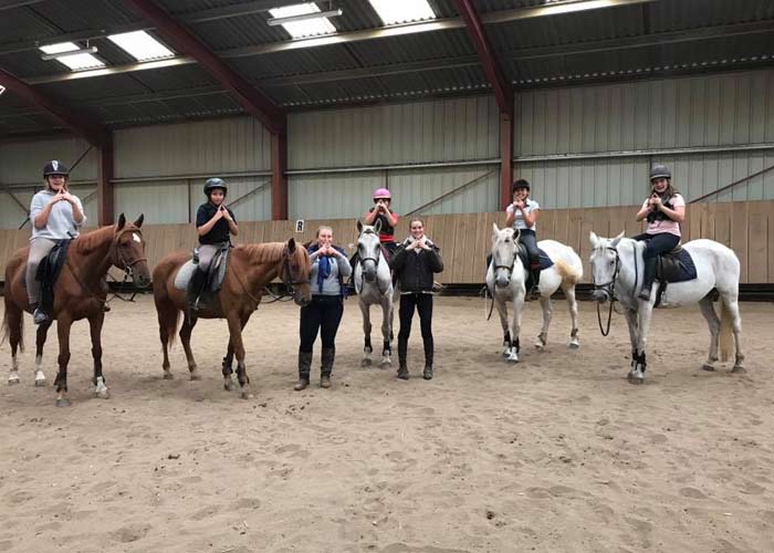 Comp&eacute;tition &eacute;questre &agrave; Blond