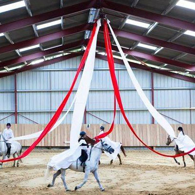 Venez découvrir l'équitation dans le centre équestre à Blond