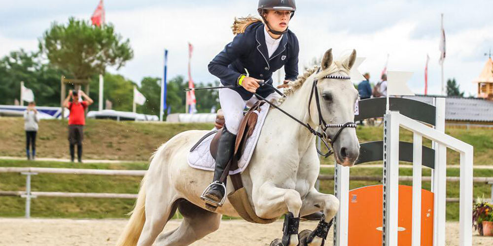 Profitez de nos installations &eacute;questres pour perfectionner votre niveau d&rsquo;&eacute;quitation